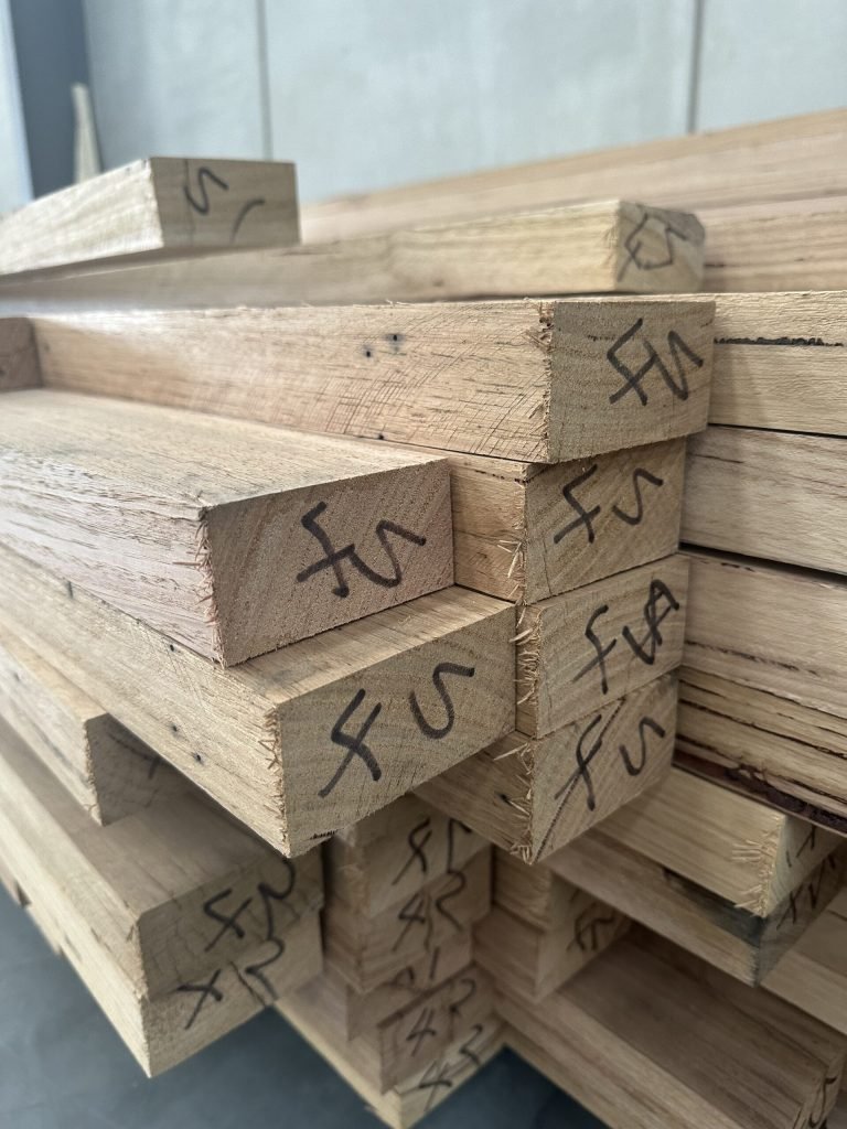 F17 KD Hardwood 90×45